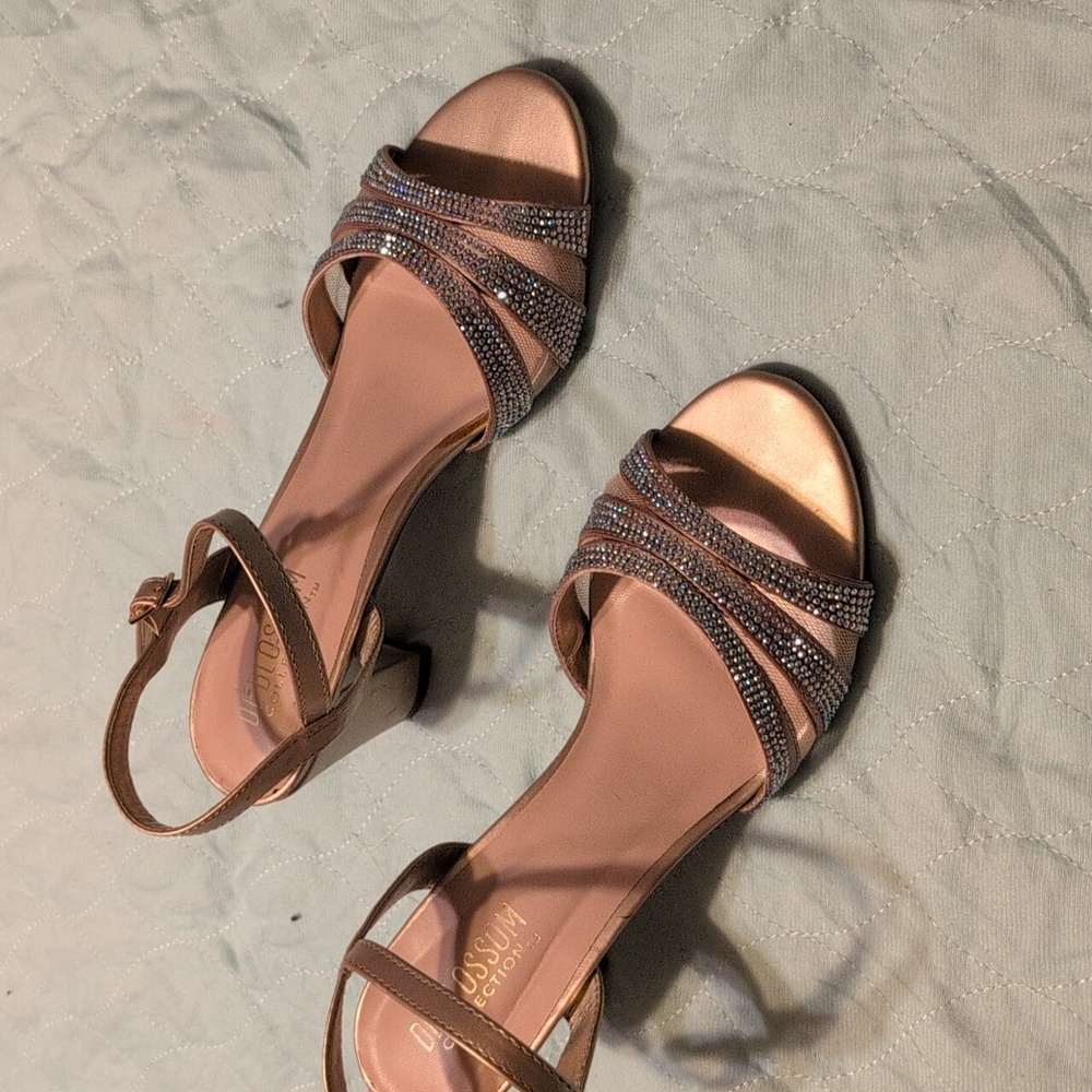 Shoes - Picture 4 of 4